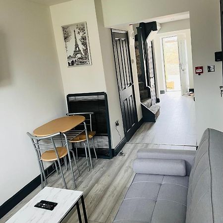 Green Lantern, Private En-Suite Double Bedroom Aveley Экстерьер фото