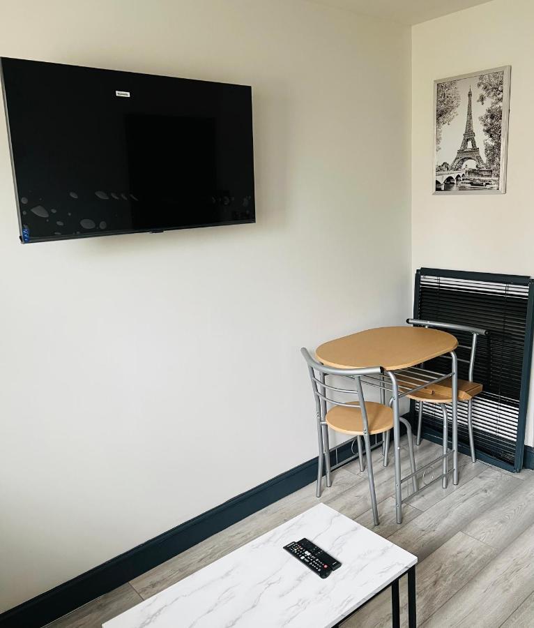 Green Lantern, Private En-Suite Double Bedroom Aveley Экстерьер фото