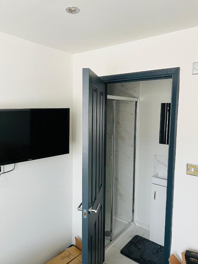 Green Lantern, Private En-Suite Double Bedroom Aveley Экстерьер фото