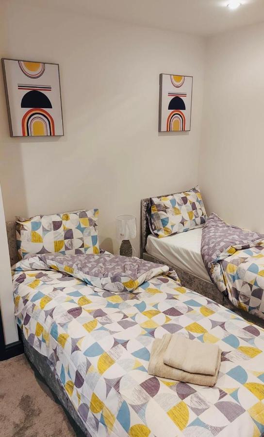 Green Lantern, Private En-Suite Double Bedroom Aveley Экстерьер фото