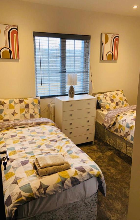 Green Lantern, Private En-Suite Double Bedroom Aveley Экстерьер фото